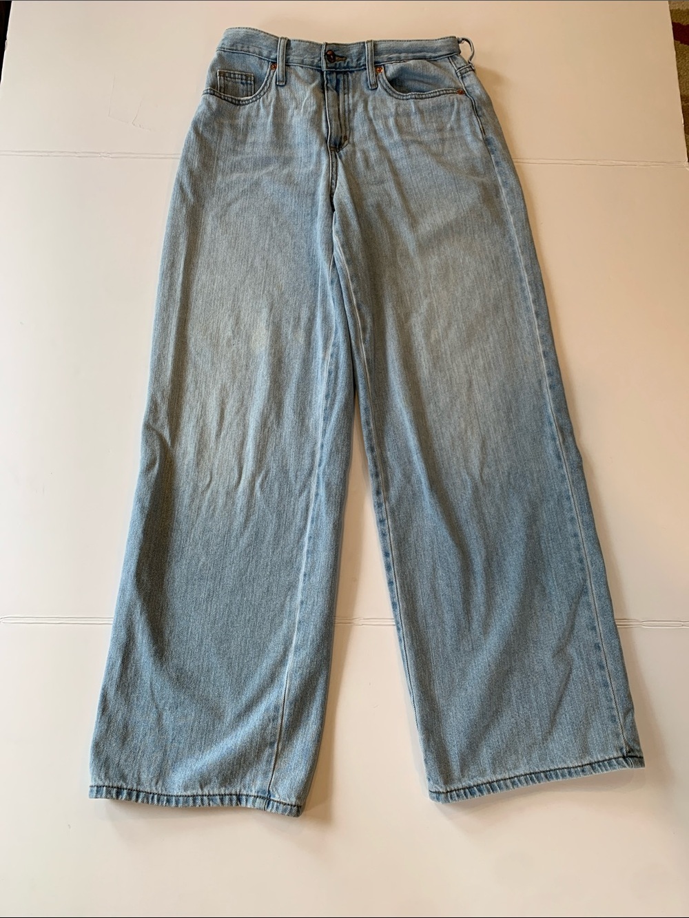 Universal Thread Women’s Size 4 / 27 Relaxed Fit Wide Leg 100% Cotton Jeans